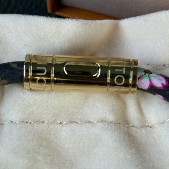 LV x TM Cherry Blossom Bracelet - Picture 6 of 15